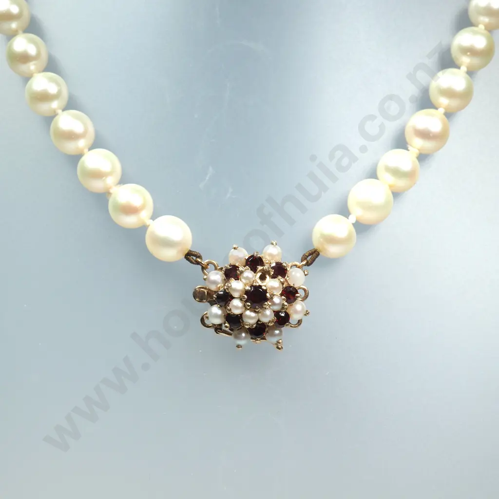 9ct Gold Clasp Cultured Pearl Necklace Image 1++