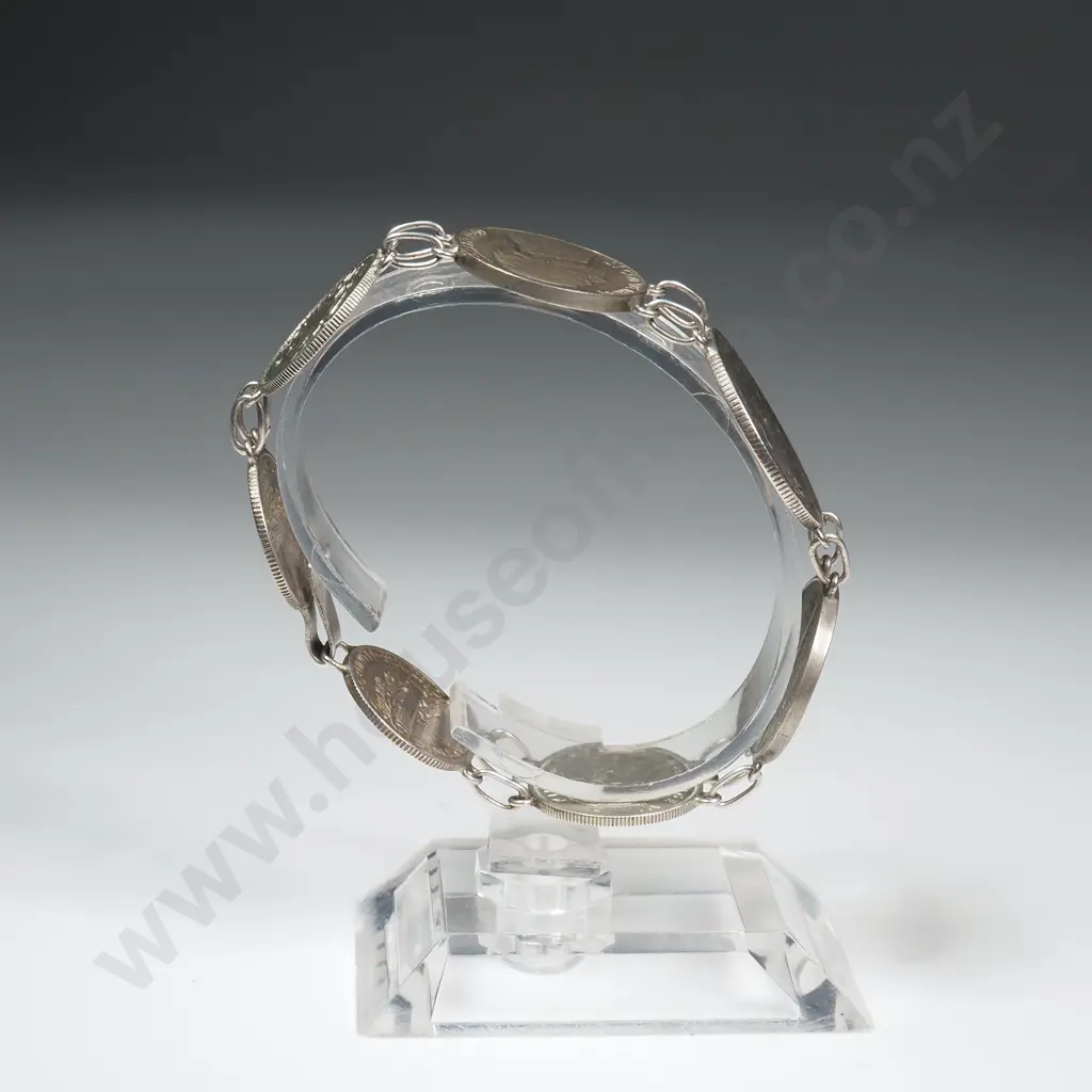 Interesting Antique Coin Bracelet w United States & Fiji Coins incl 1935 Silver US Quarter Image 1++