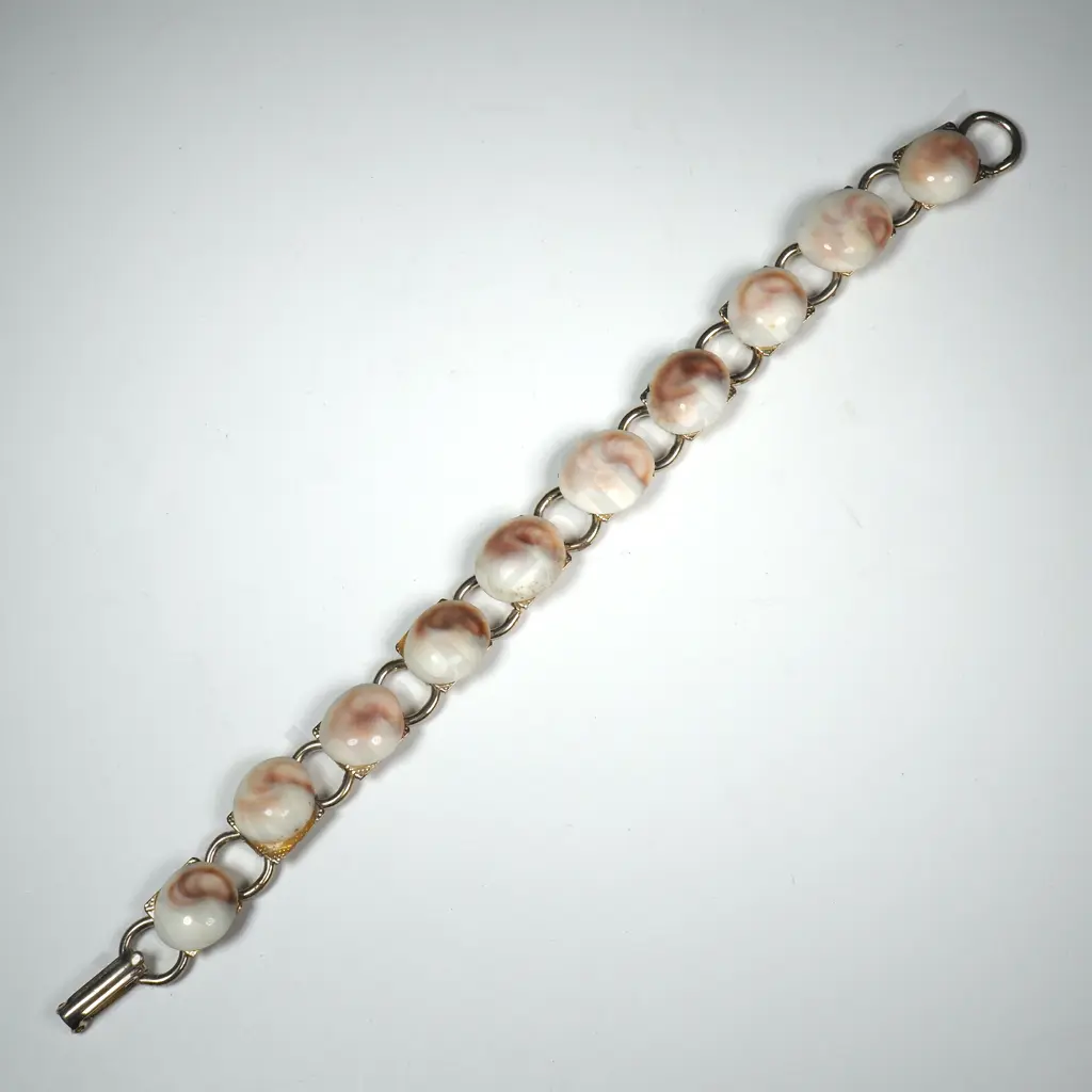 Vintage Shell Bracelet Image 1++