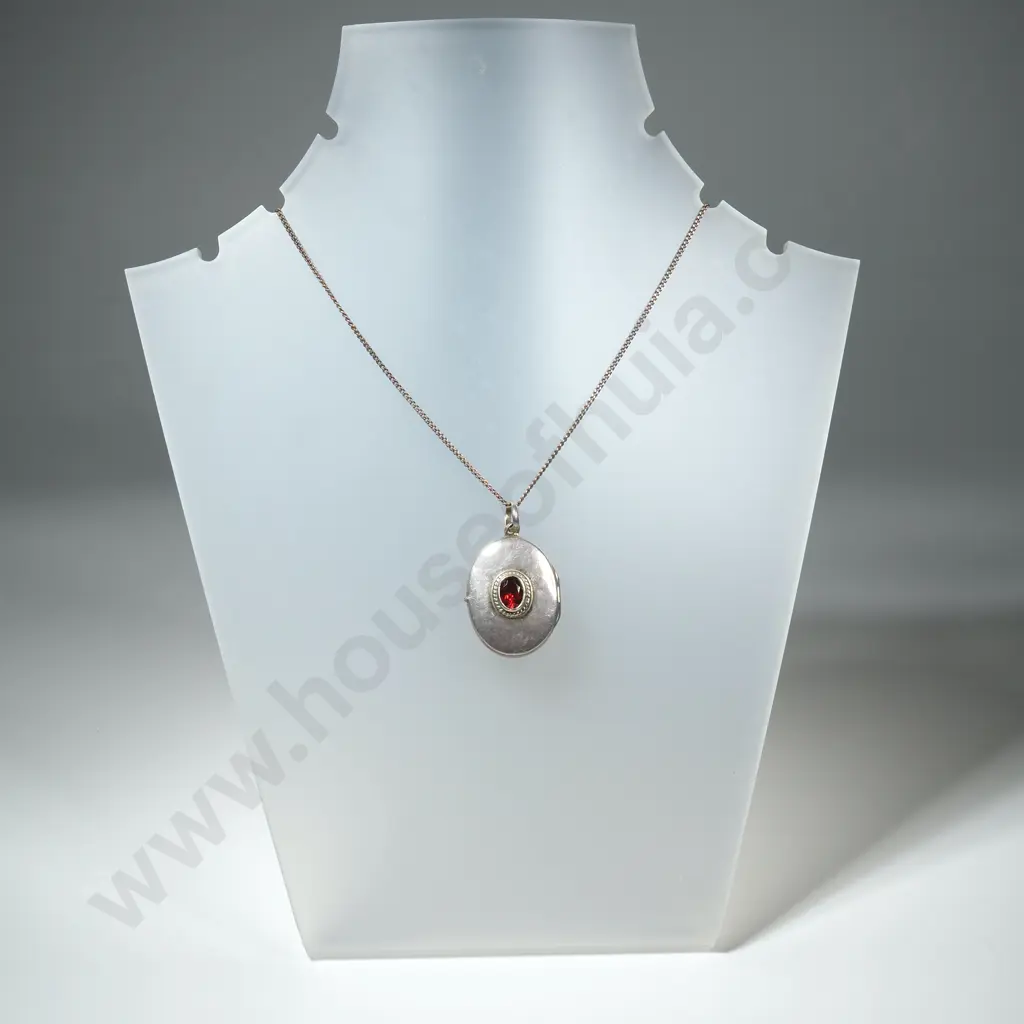 Vintage Sterling Silver Garnet Set Locket With Sterling Silver Chain Image 1++