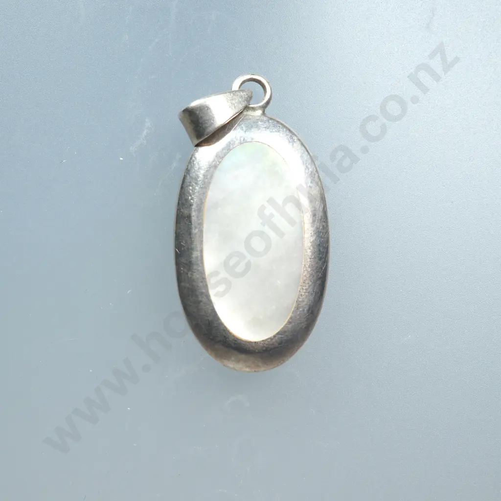 Sterling Silver Mother of Pearl Pendant Image 1++