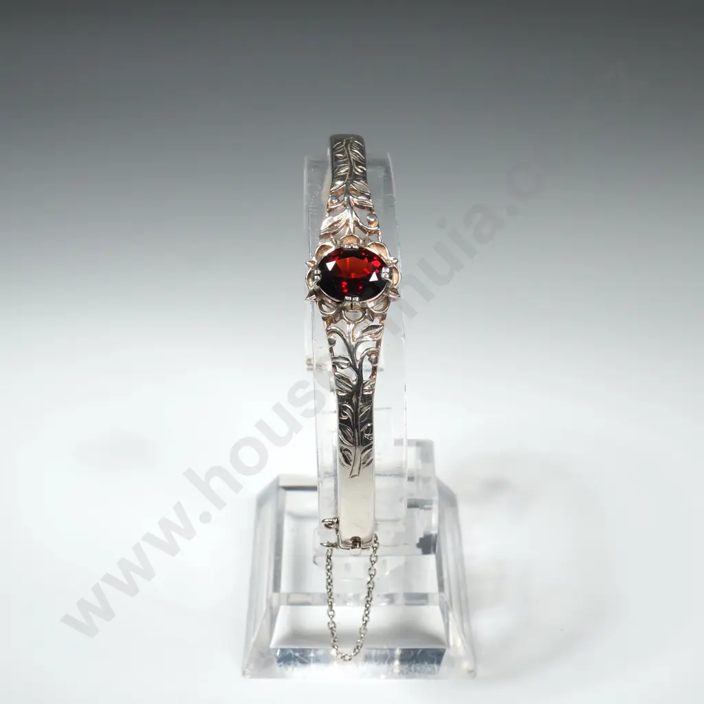 Modern Sterling Silver And Garnet Snap Bangle Image 1++