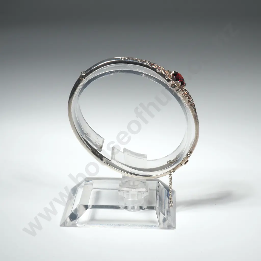 Modern Sterling Silver And Garnet Snap Bangle Image 1++
