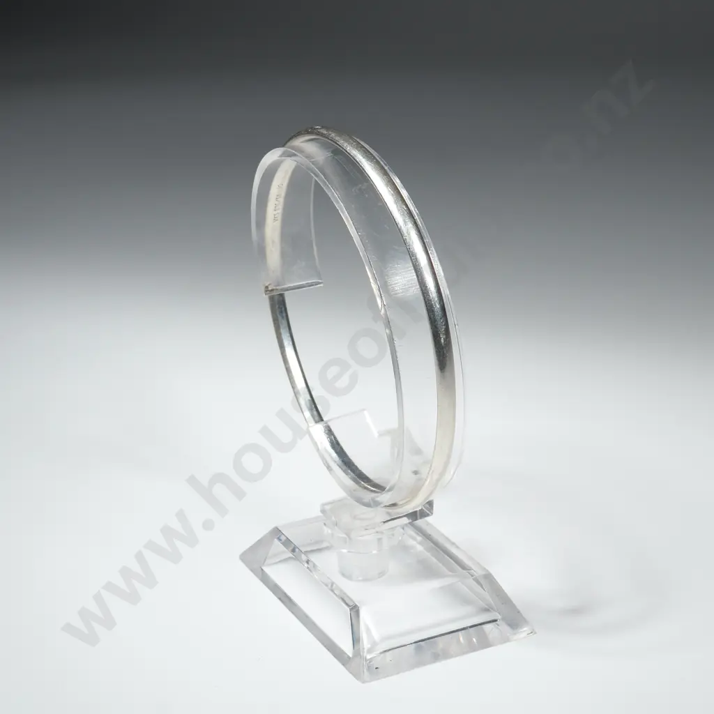 Modern Sterling Silver Bangle Image 1++