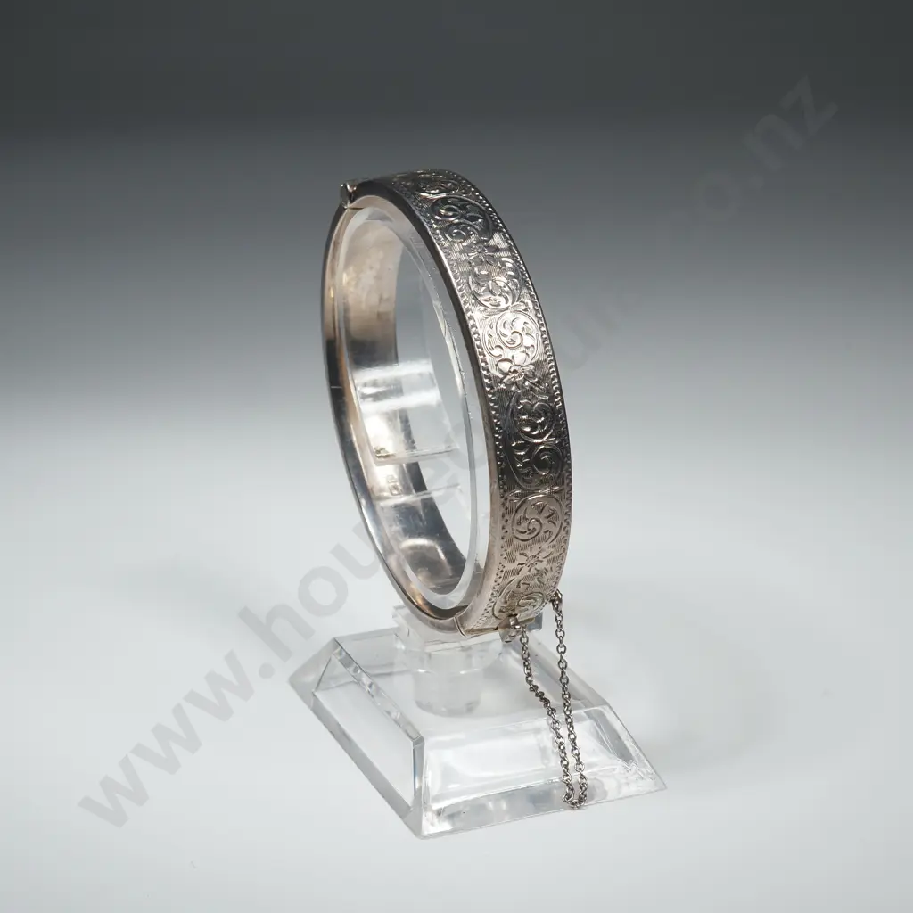 Sterling Silver Snap Bangle, Hallmarked Chester 1954 Image 1++
