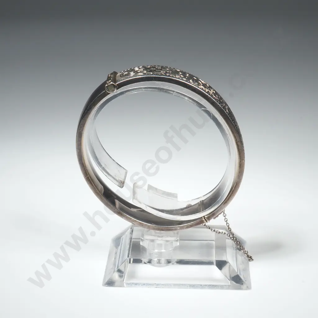 Sterling Silver Snap Bangle, Hallmarked Chester 1954 Image 1++