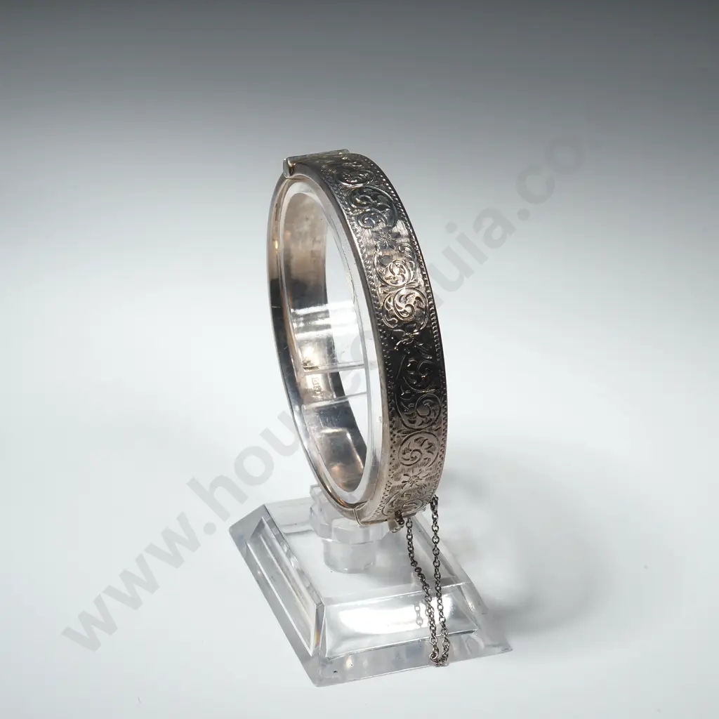 Sterling Silver Snap Bangle, Hallmarked Chester 1954 Image 1++