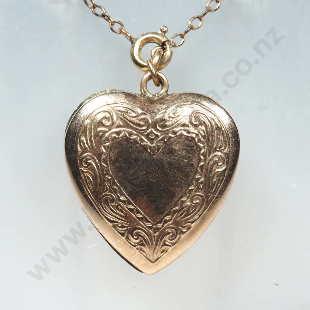 Vintage 9ct Gold Front & Back Heart Locket on G/P Chain Image 1++