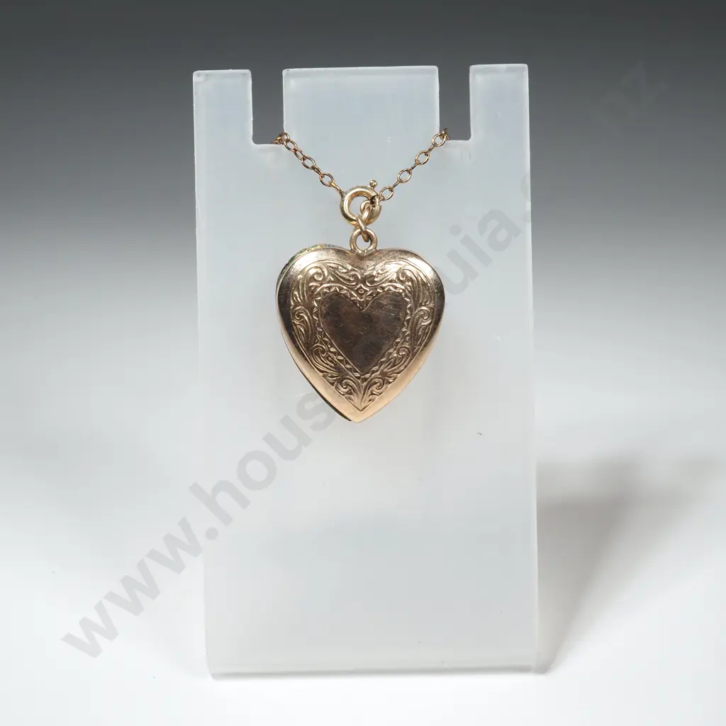 Vintage 9ct Gold Front & Back Heart Locket on G/P Chain Image 1++