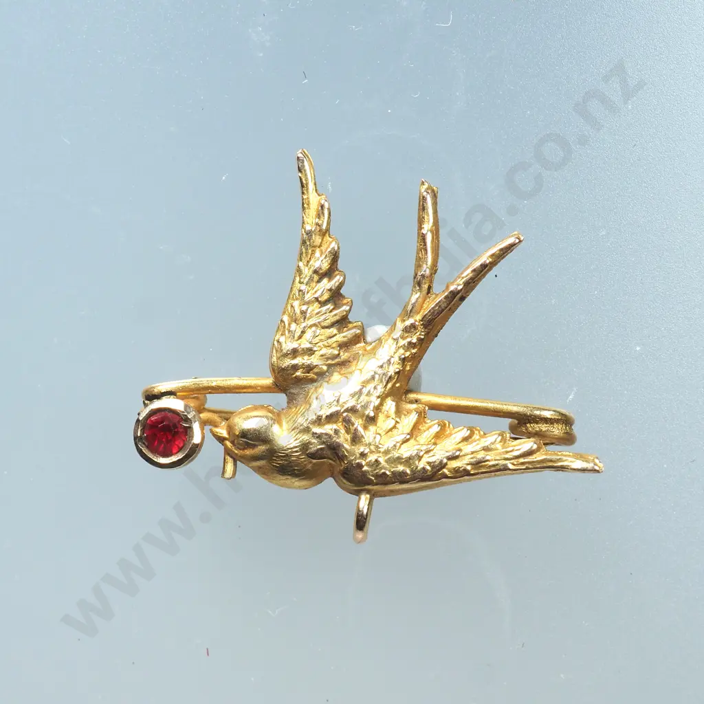Antique 9ct Gold Swallow Bird Brooch Image 1++