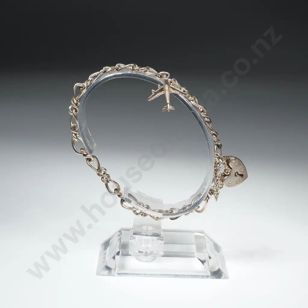 Modern Sterling Silver Padlock Bracelet Image 1++