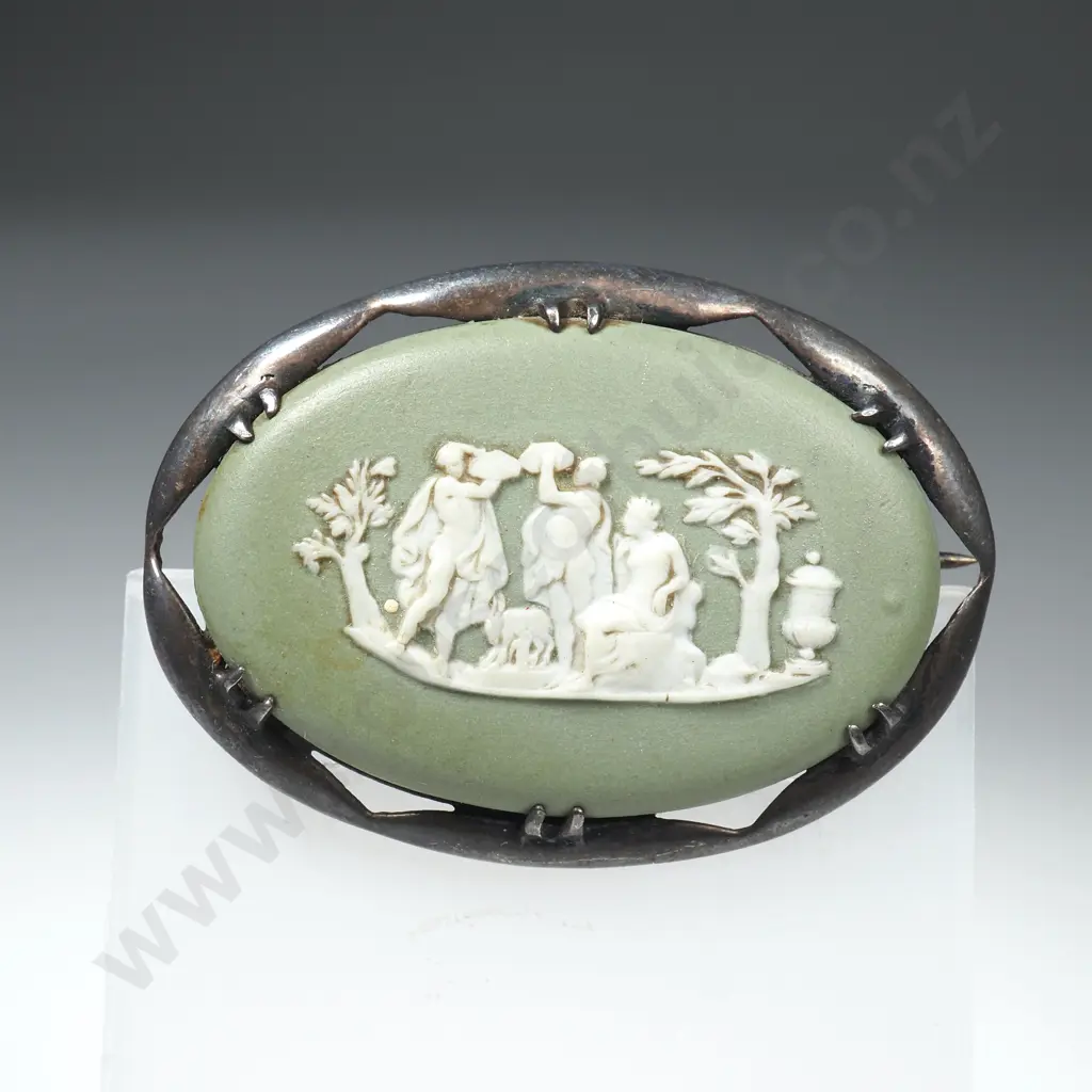 Vintage Sterling Silver And Green Wedgwood Brooch Image 1++