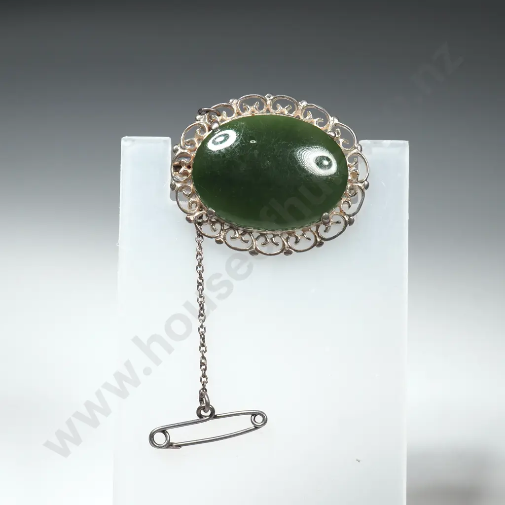 Vintage Sterling Silver And Greenstone Brooch Image 1++