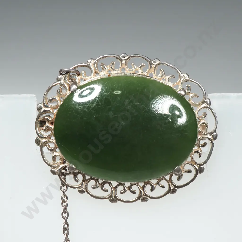 Vintage Sterling Silver And Greenstone Brooch Image 1++