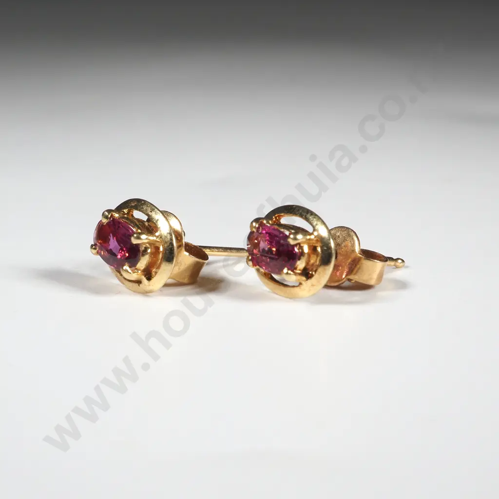 9ct  OvalGold & Garnet Earrings Image 1++