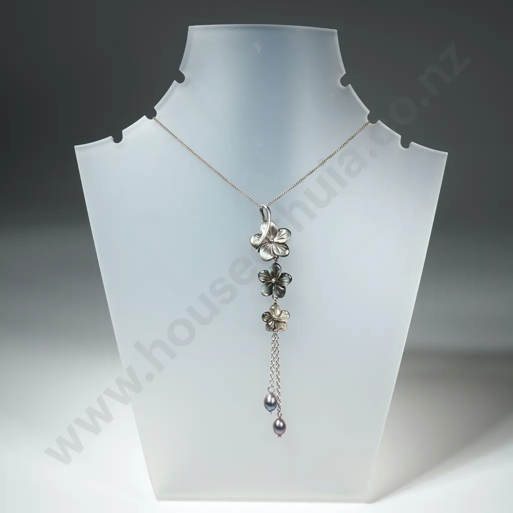 Sterling Silver Flower Pendnat / Necklace Image 1++