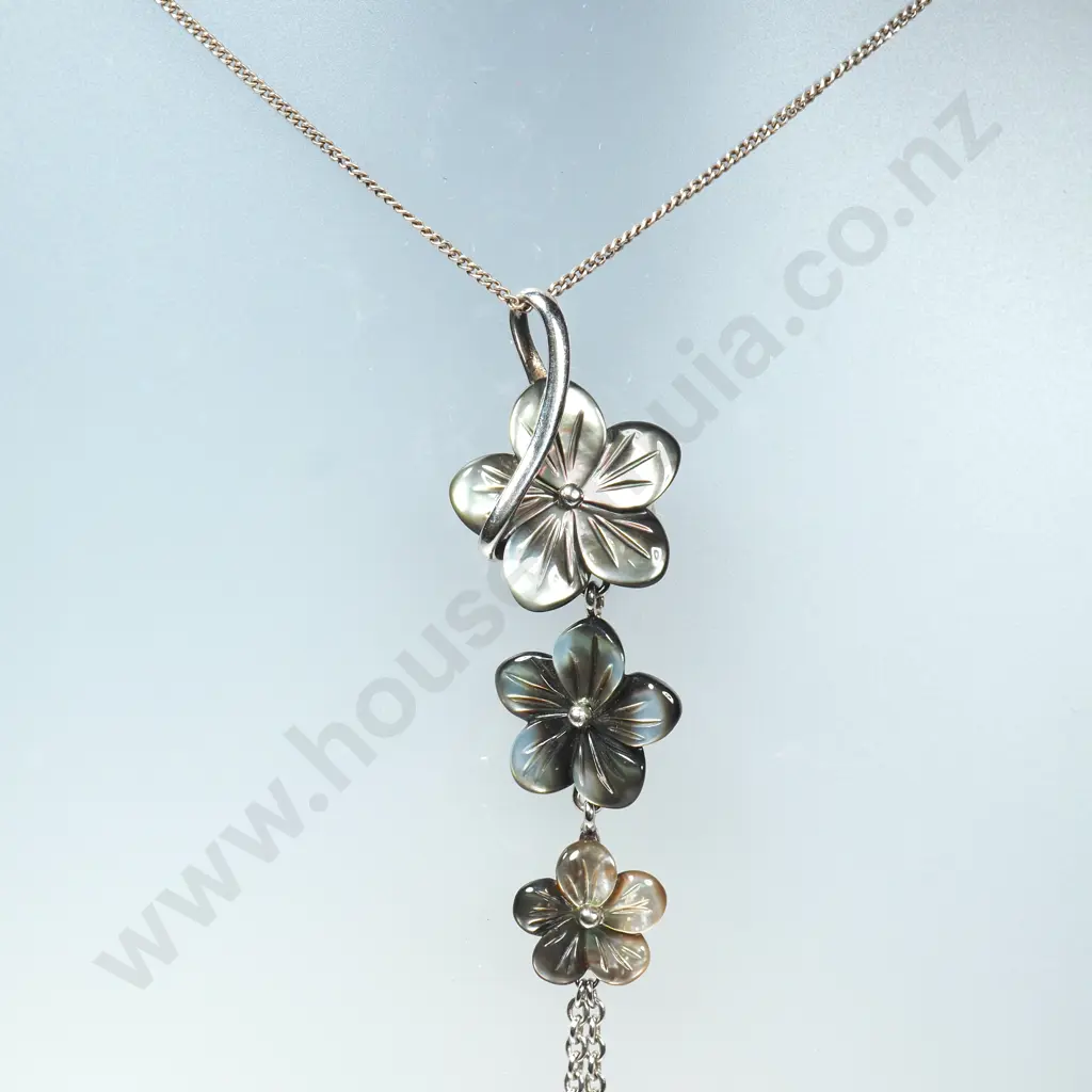 Sterling Silver Flower Pendnat / Necklace Image 1++