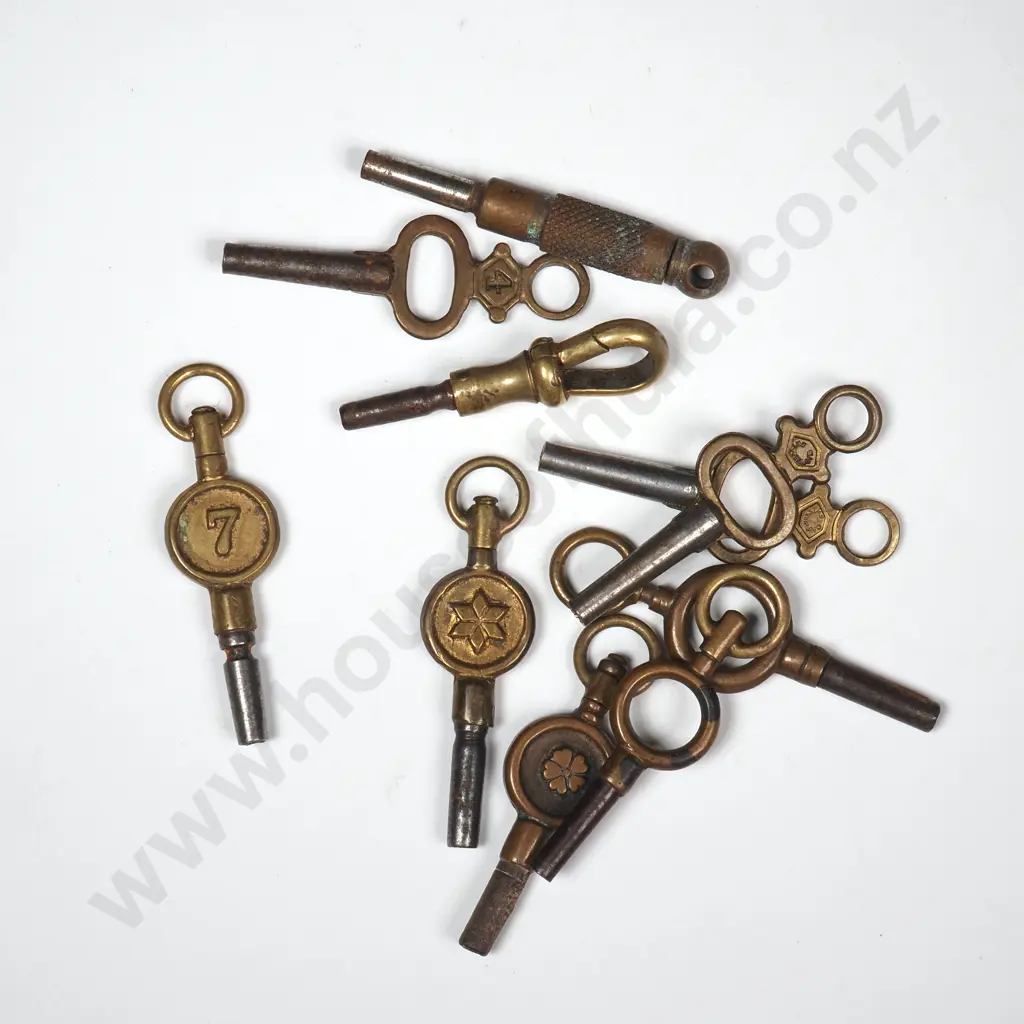 10 Antique Pocket Watch Keys Image 1++