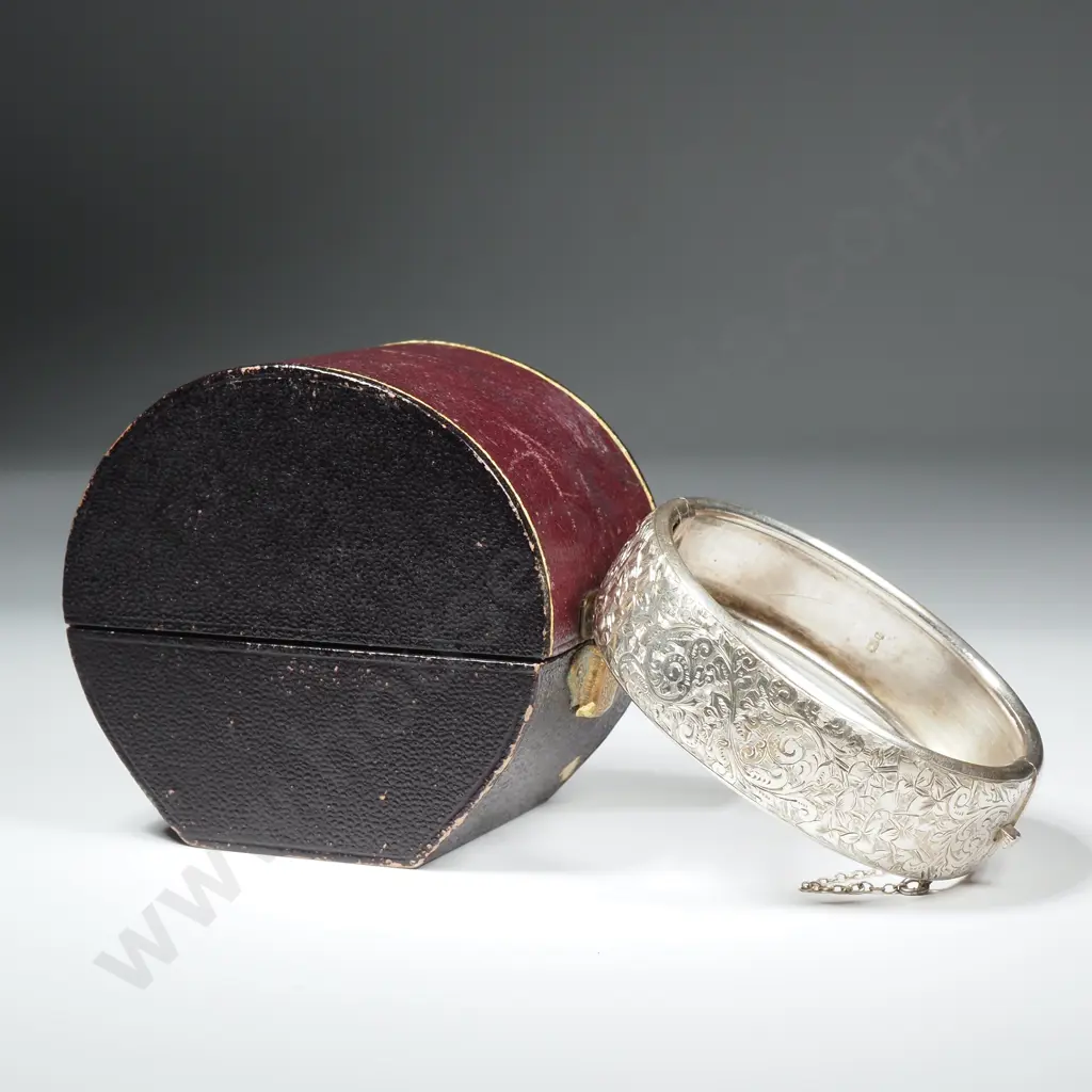 Cased Sterling Silver Snap Bangle, Hallmarked Birmingham 1882 Image 1++