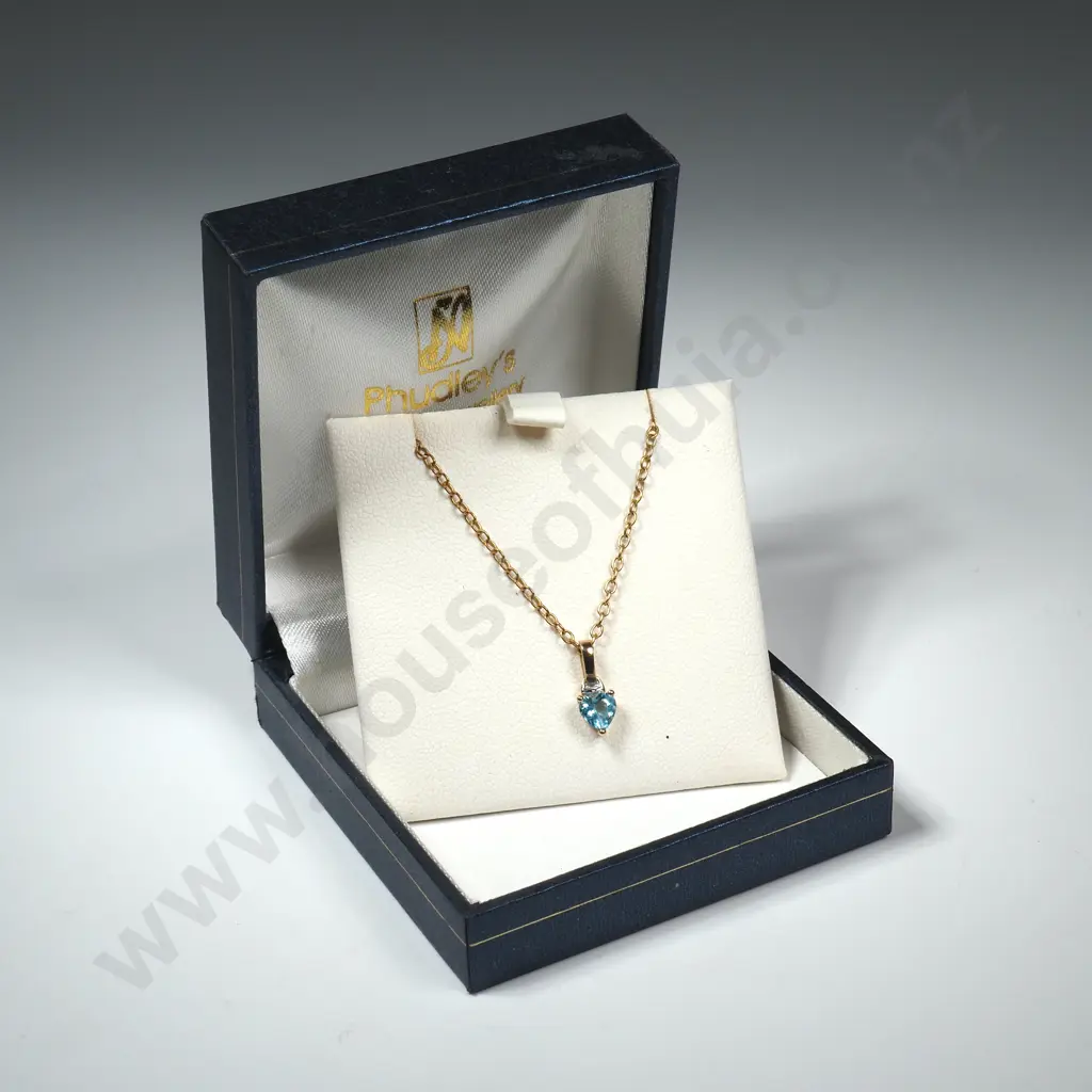 9ct Gold Blue Topaz Pendant Image 1++