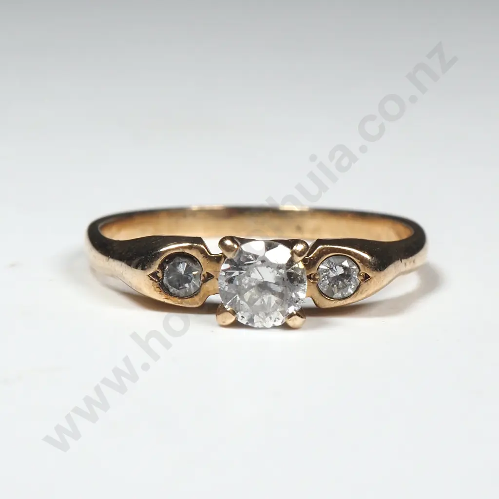 9ct Gold CZ Ring Image 1++
