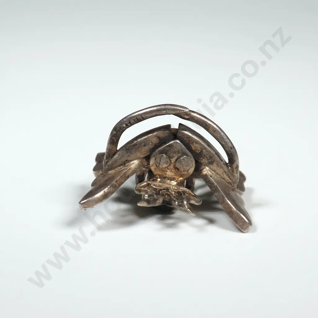.800 Silver Bee Scarf Brooch Set w Green Stones Image 1++