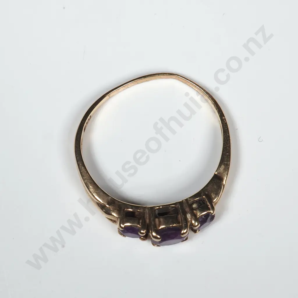 9ct Gold Three Stone Ring Image 1++