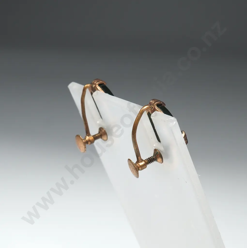 Vintage 9ct Gold And NZ Greenstone Screw On Earrings Image 1++