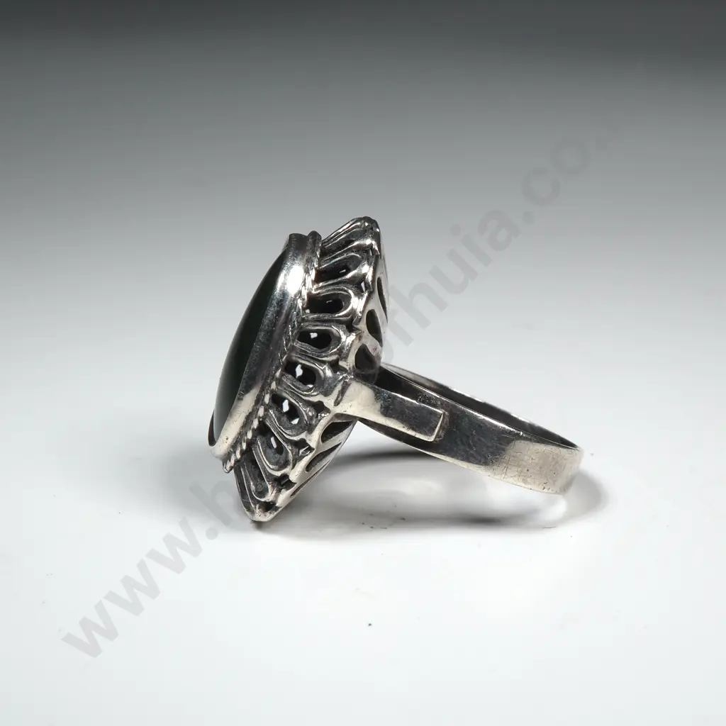 Vintage Sterling Silver And Greenstone Ring Image 1++