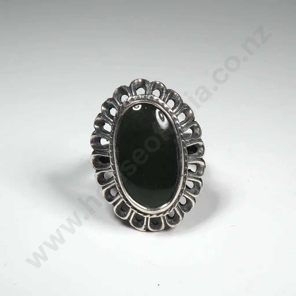 Vintage Sterling Silver And Greenstone Ring Image 1++