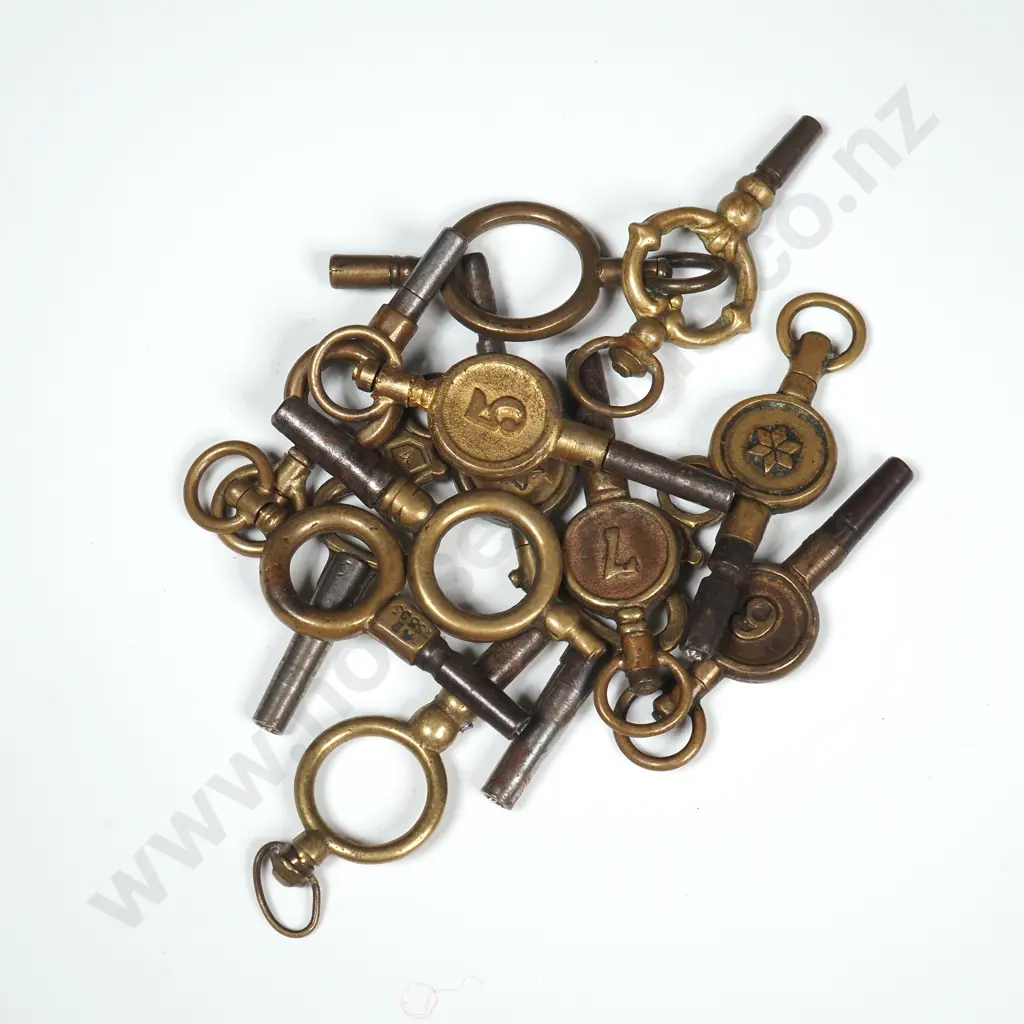 13 Antique Pocket Watch Keys Image 1++