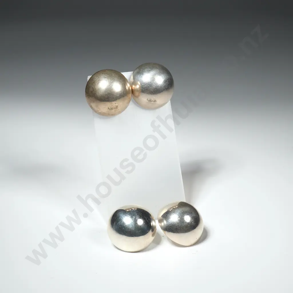 Two Pairs of Sterling Silver Round Earrings Image 1++