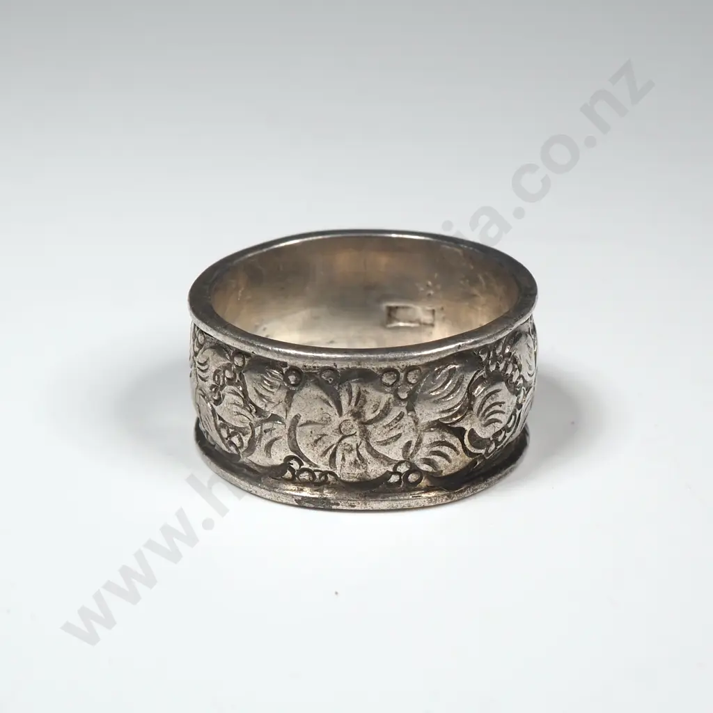 Vintage Sterling Silver Fancy Wide Band Image 1++