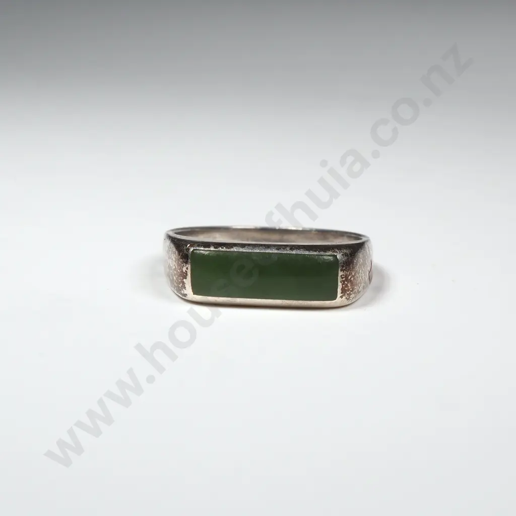 Modern Sterling Silver And Greenstone Ring Image 1++