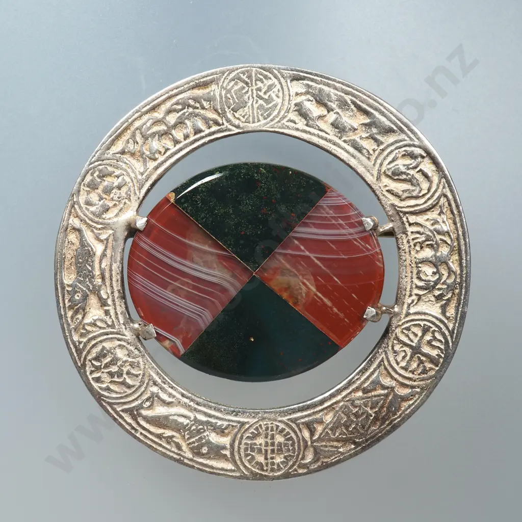 Vintage Scottish Sterling Silver & Agate Brooch Image 1++