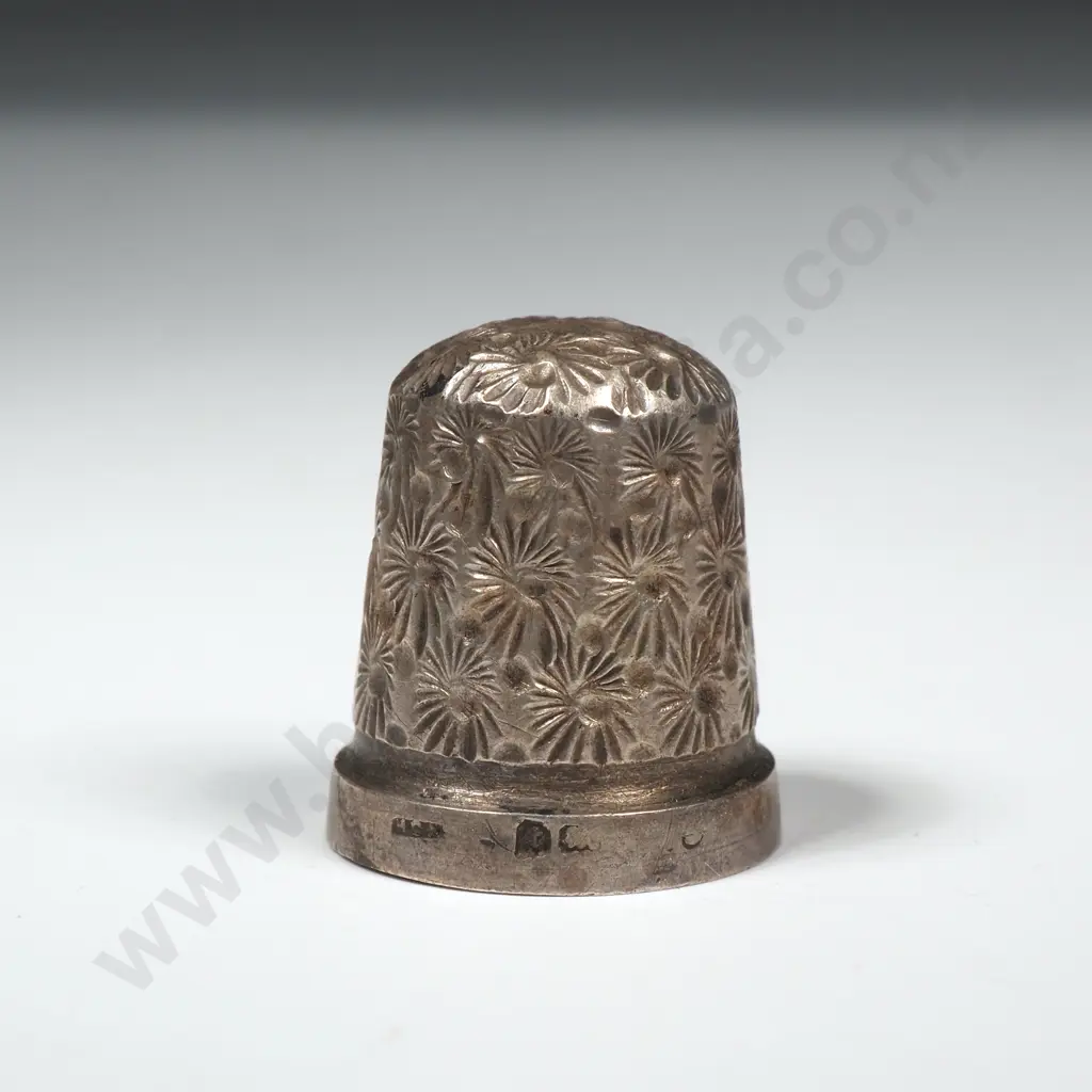 Antique Sterling Silver Thimble Image 1++