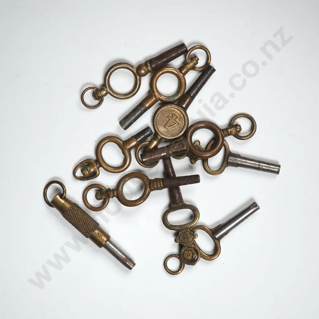 10 Assorted Antique Pocket Watch Keys Image 1++