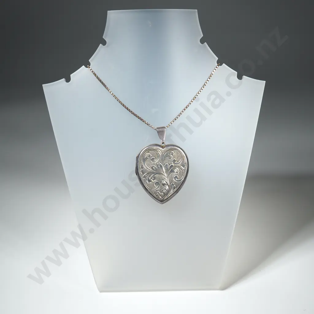 Large Sterling Silver Engraved  Heart Shaped Locket w Box Link Chain Image 1++