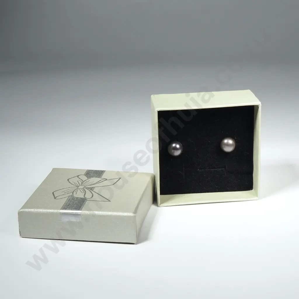 Pair of Good Size Pearl Earrings Image 1++
