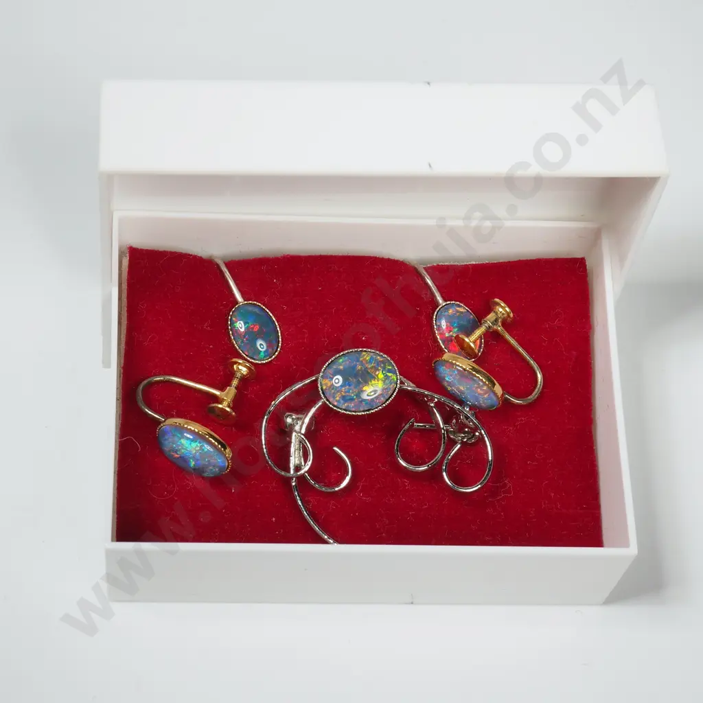 Two Pairs of Opal Doublet Earrings & Opal Doublet Brooch Image 1++