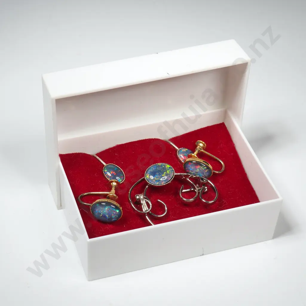 Two Pairs of Opal Doublet Earrings & Opal Doublet Brooch Image 1++