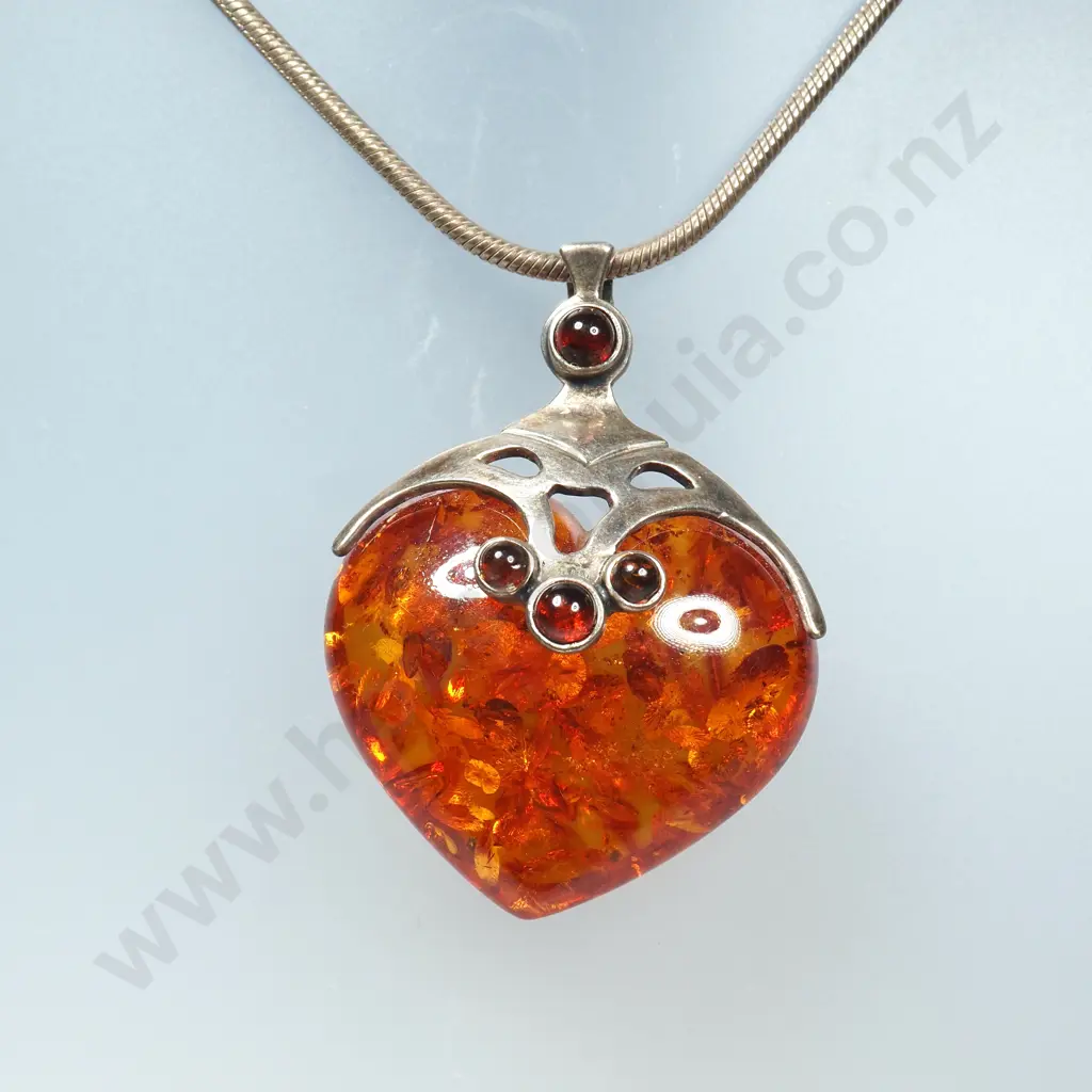 Sterling Silver Amber Pendant & Necklace Image 1++