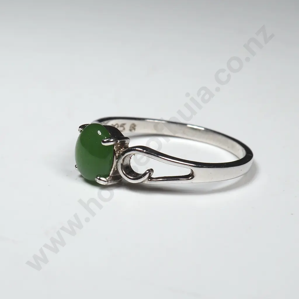 Modern Sterling Silver And Greenstone Ring Image 1++