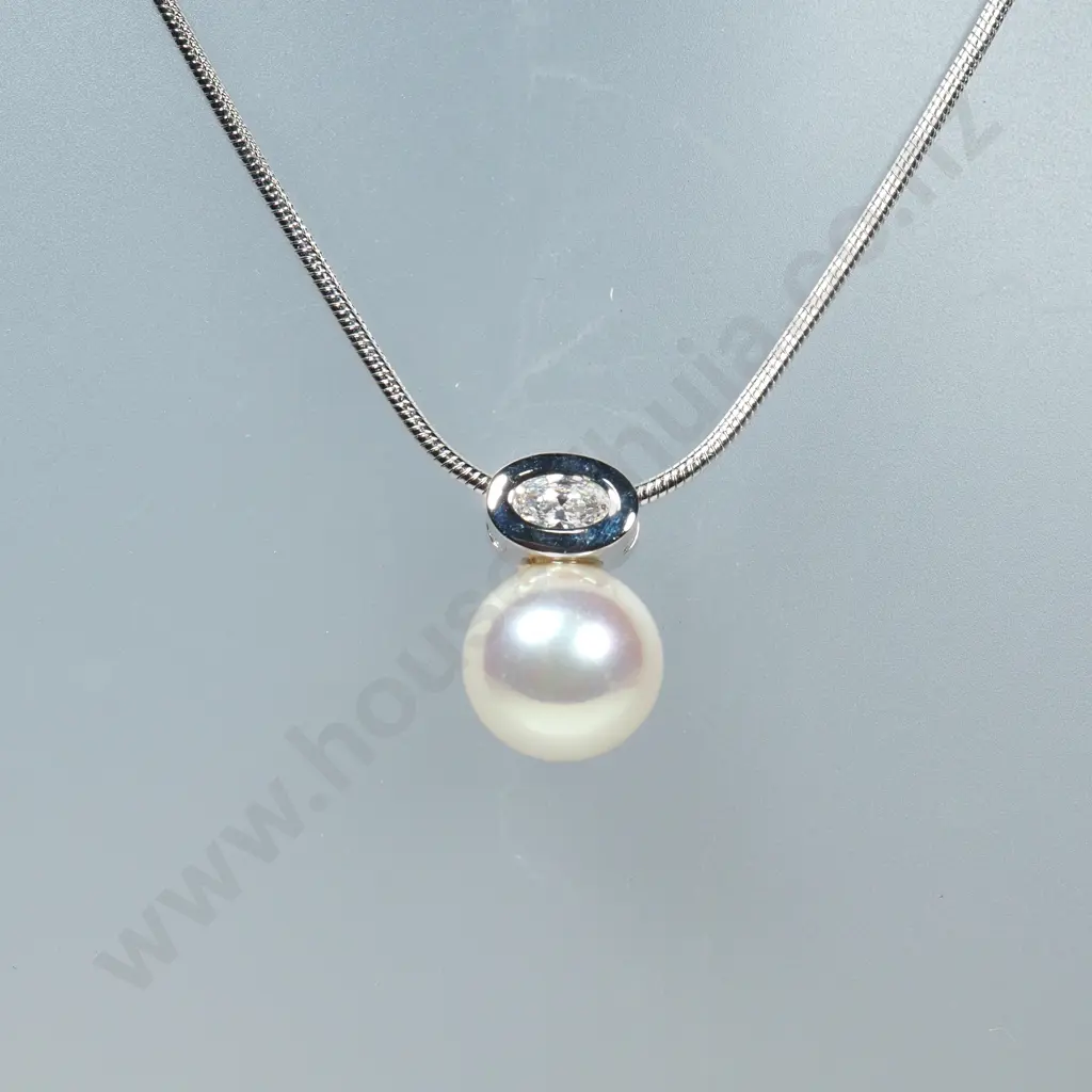 Modern Sterling Silver And Pearl Necklace Image 1++