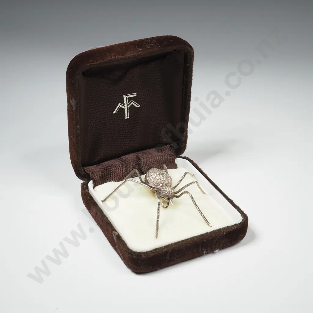 Quality Vintage Spider Brooch Image 1++