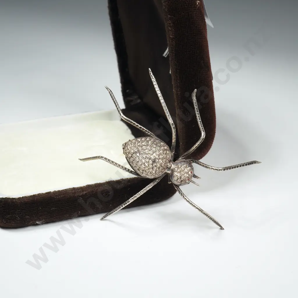 Quality Vintage Spider Brooch Image 1++