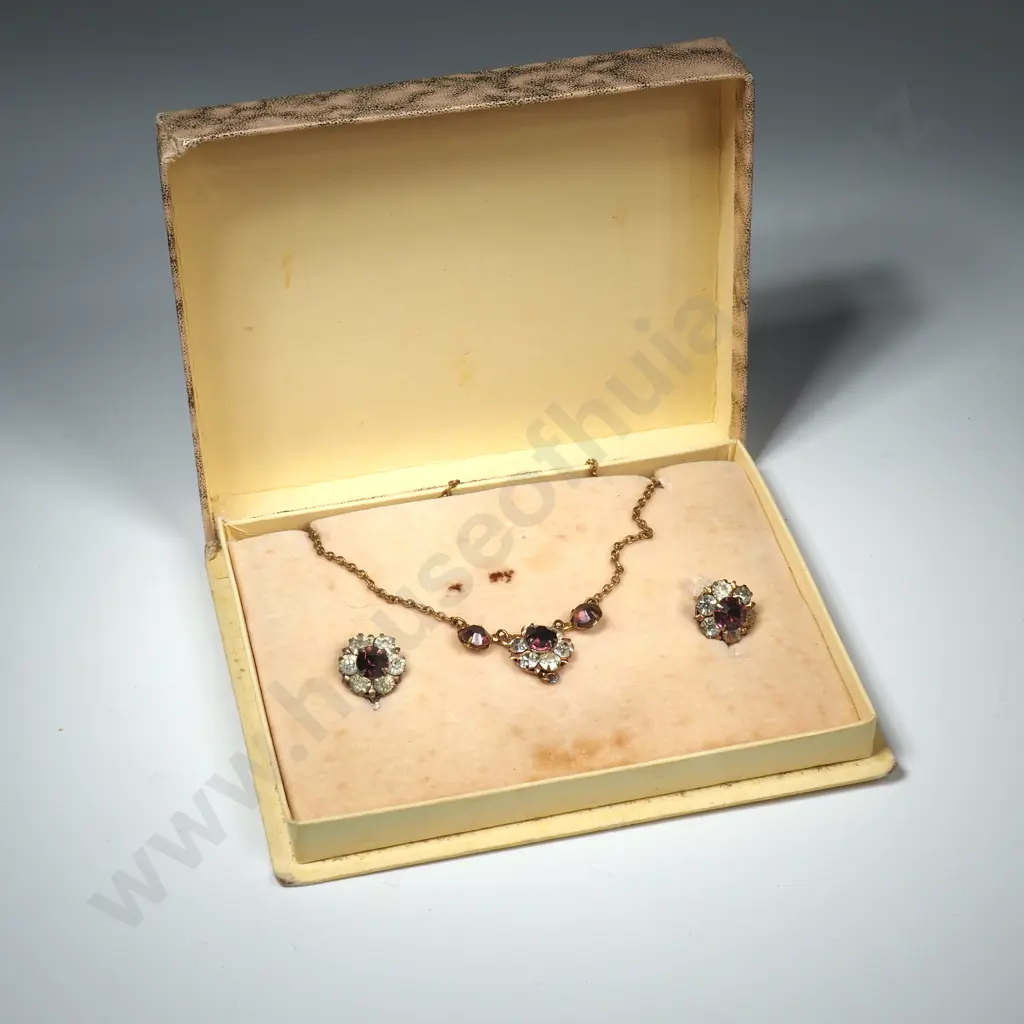 Vintage Costume Earring / Necklace Set Image 1++