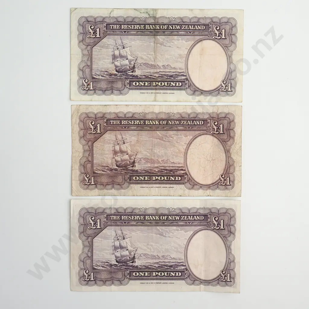 THREE NZ HANNA 1 POUND BANKNOTES Image 1++
