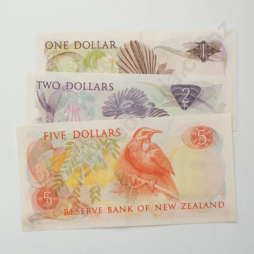 HARDIE PART SAME NUMBER SET 1, 2, 5 DOLLARS BANKNOTES ND(1981-85) aUNC CCV$100 Image 1++