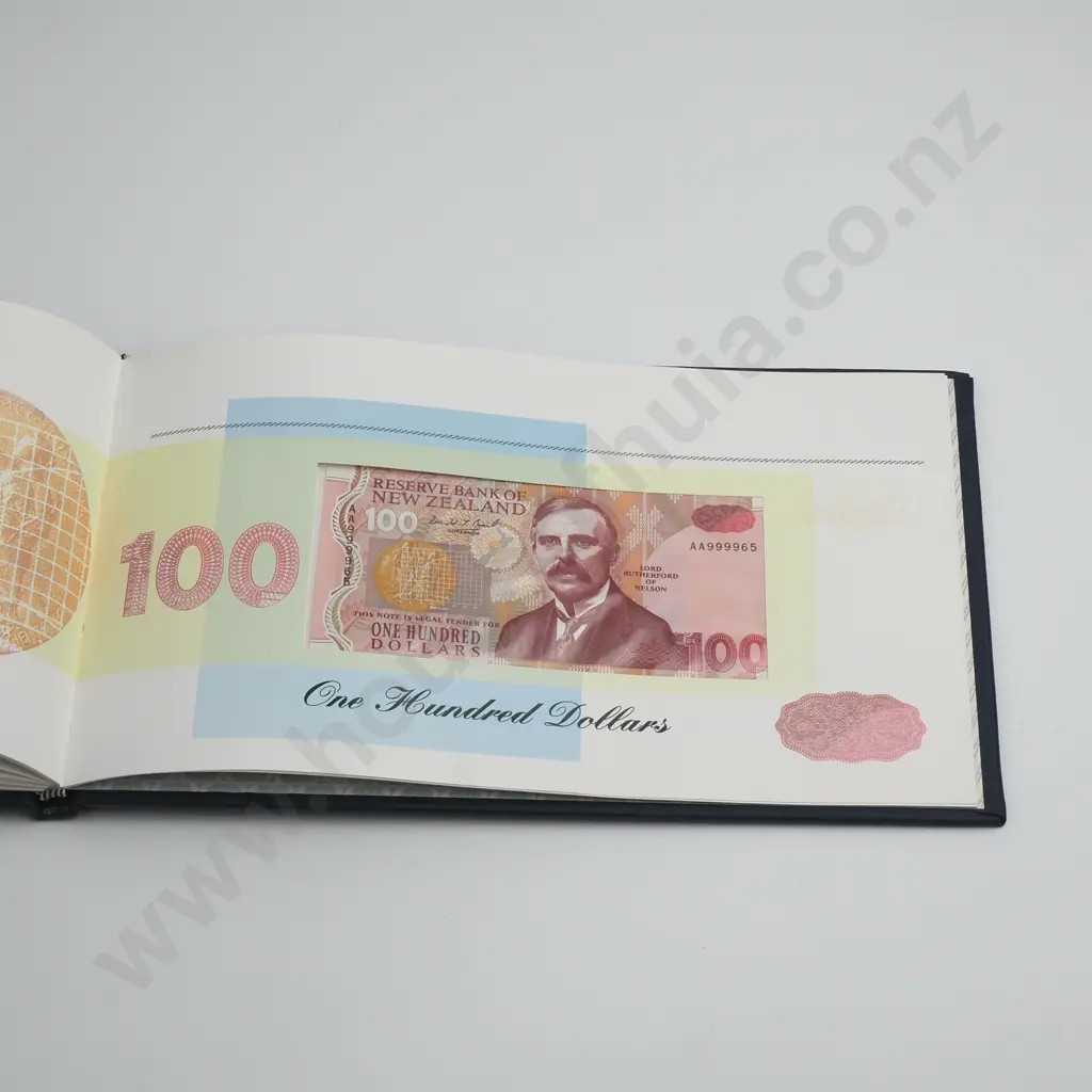 New Zealand "A Note Worthy Collection" Banknote Presentation Album incl Two Sets of $5/$10/$20/$50/$100 Image 1++